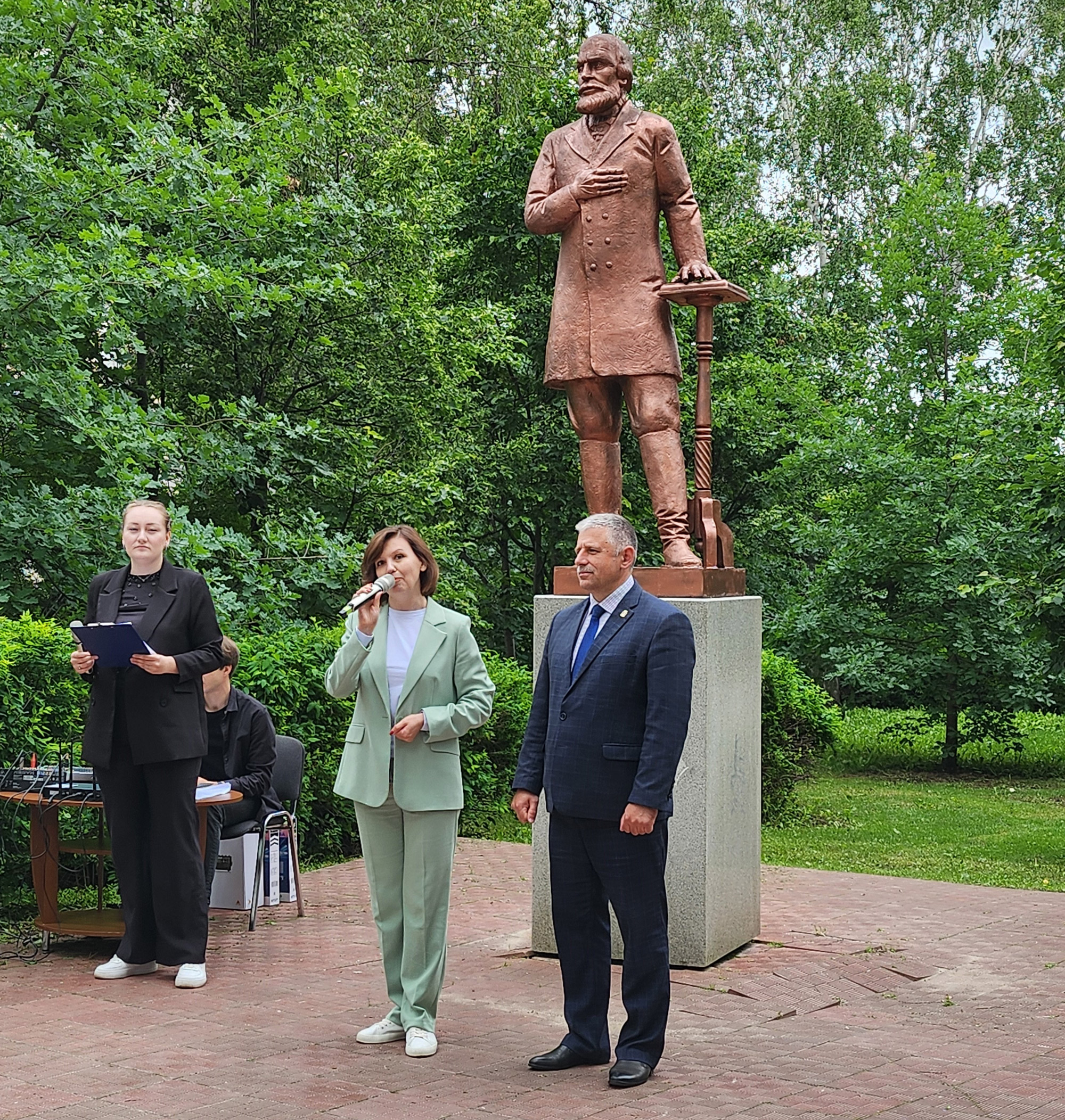 Около 70 кунгурских студентов окончили учёбу с красными дипломами |  05.07.2024 | Кунгур - БезФормата