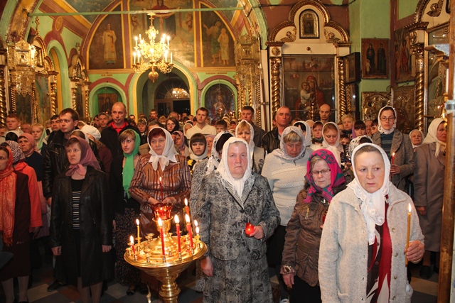 Тихвинский храм осенью Кунгур